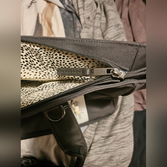 Grace and lace weekender duffle bag brand new never used with tags - Picture 10 of 14